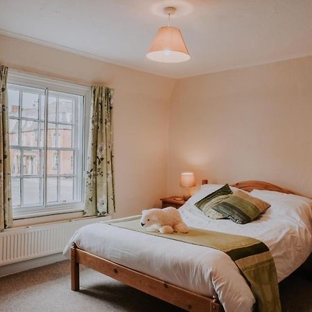The White Bear Bed and Breakfast Devizes Εξωτερικό φωτογραφία