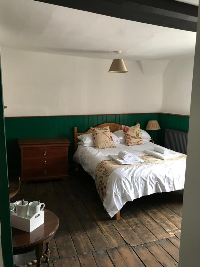 The White Bear Bed and Breakfast Devizes Εξωτερικό φωτογραφία
