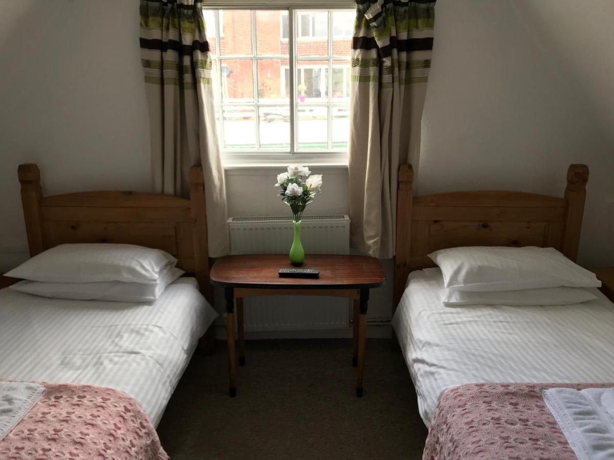 The White Bear Bed and Breakfast Devizes Εξωτερικό φωτογραφία