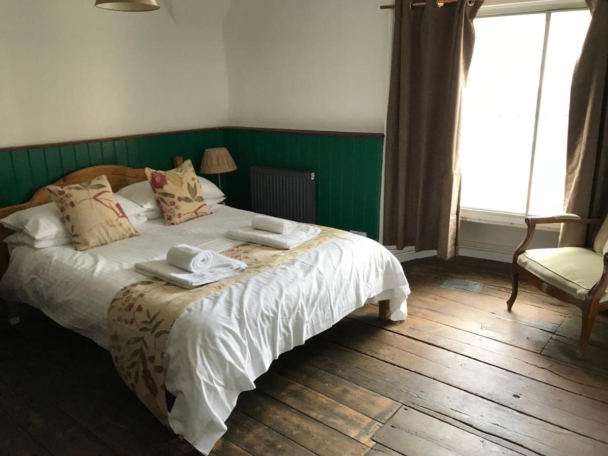 The White Bear Bed and Breakfast Devizes Εξωτερικό φωτογραφία