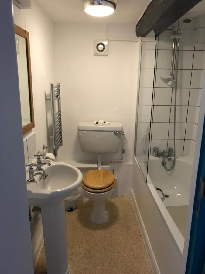 The White Bear Bed and Breakfast Devizes Εξωτερικό φωτογραφία